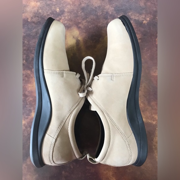 Ecco Tan Suede Shoes - Picture 5 of 9